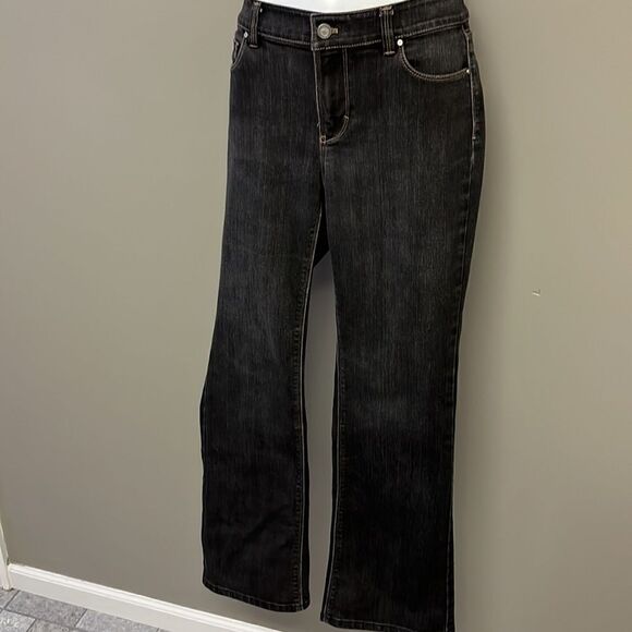 White House Black Market Black Distressed “Blanc” 5-Pocket Bootleg Jeans- 8S - Picture 2 of 14